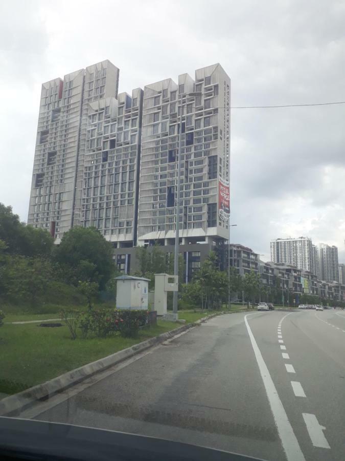 Mufasa Suites At Tamarind Suites With Wifi Netflix Coway Level 8 Cyberjaya Eksteriør bilde
